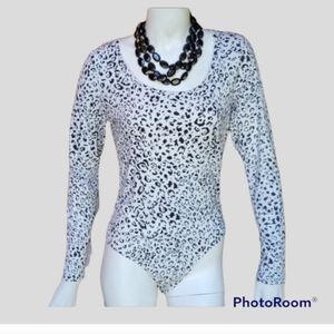 LADIES TOP Size M  Black/White